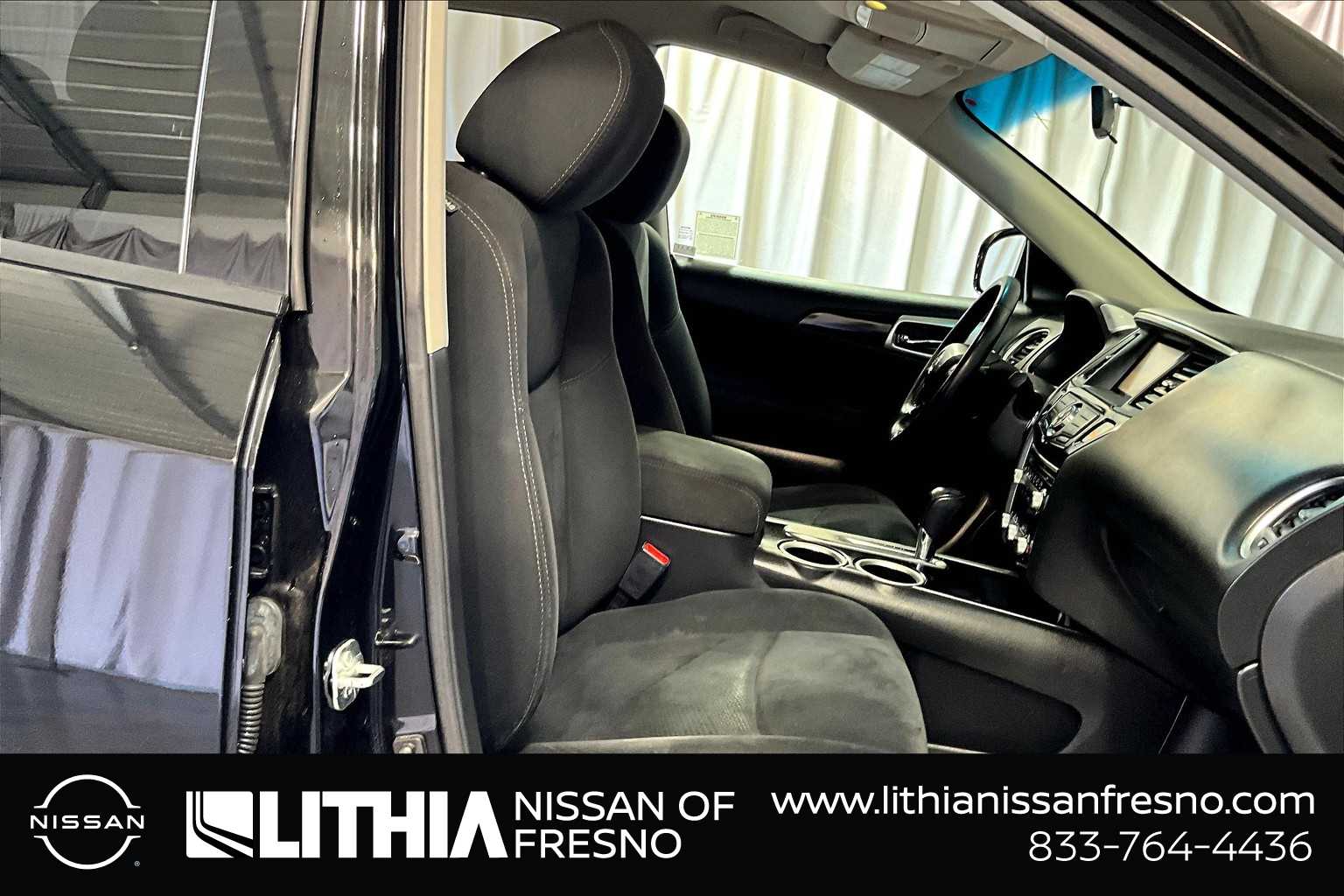 2014 Nissan Pathfinder SV 13