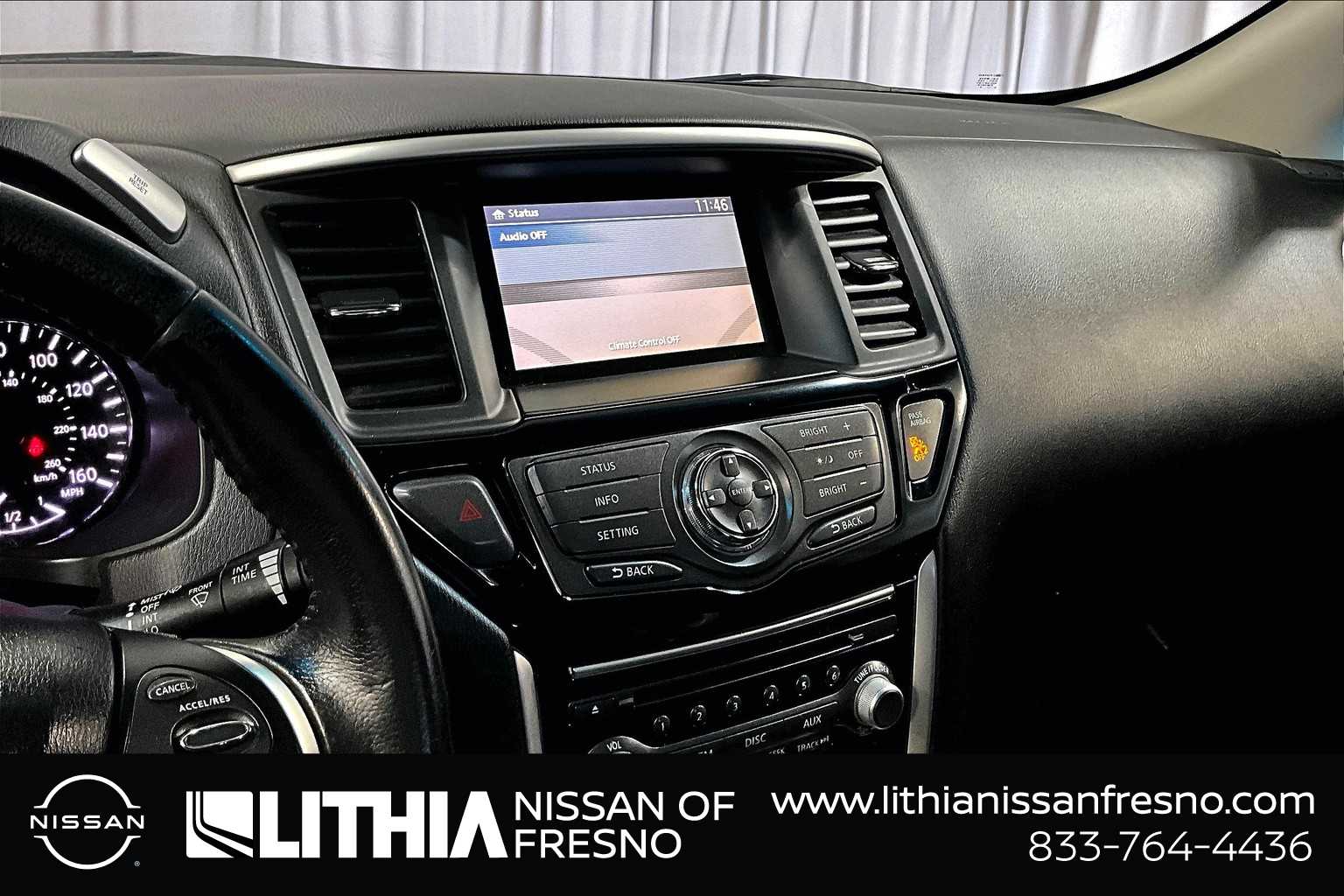2014 Nissan Pathfinder SV 26