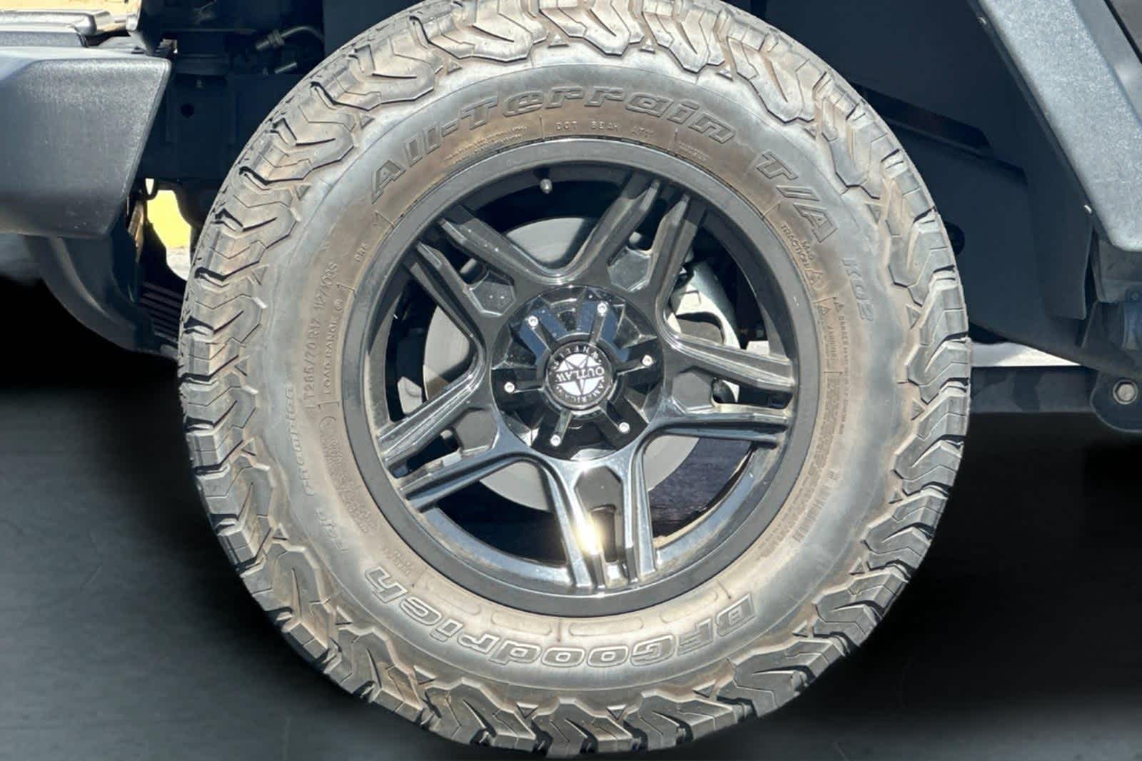 Thumbnail: 2017 Jeep Wrangler - 24
