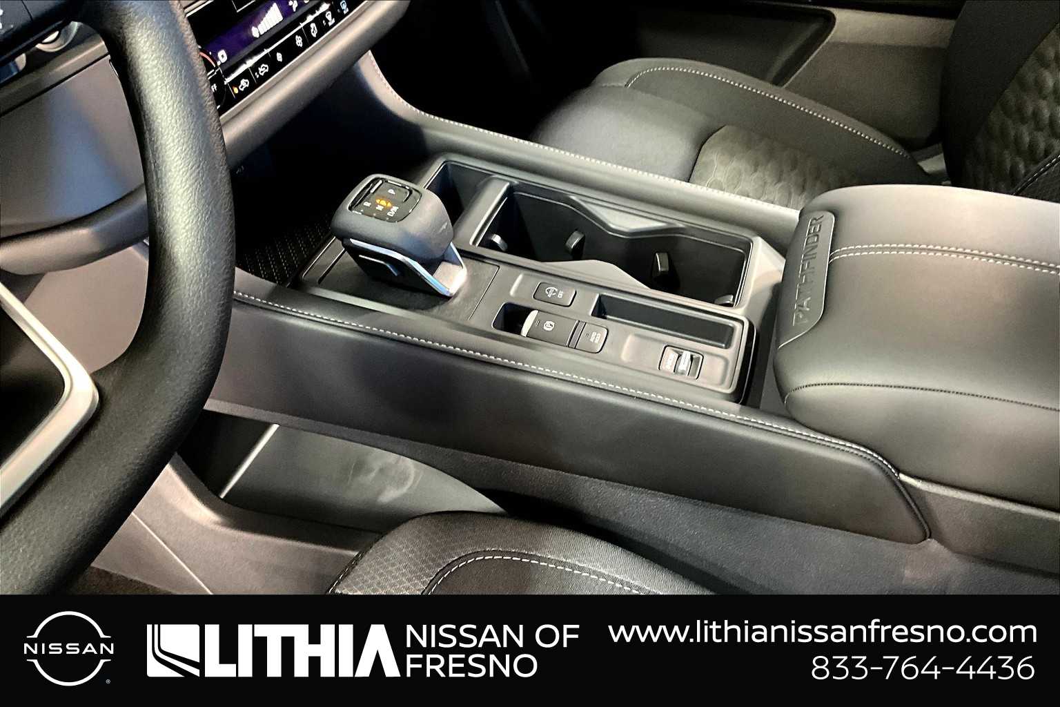 Thumbnail: 2024 Nissan Pathfinder - 17