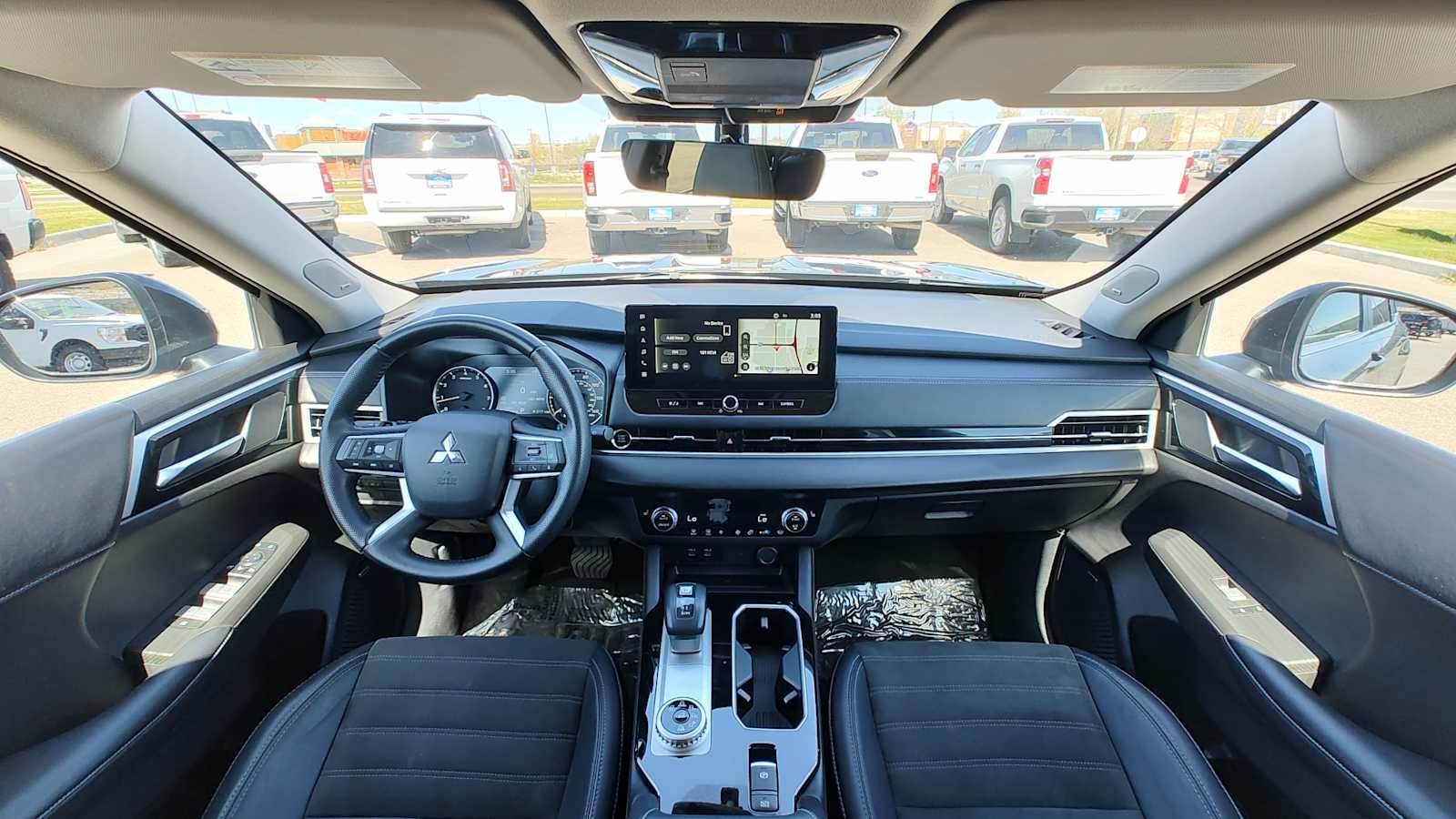 Thumbnail: 2025 Mitsubishi Outlander - 10