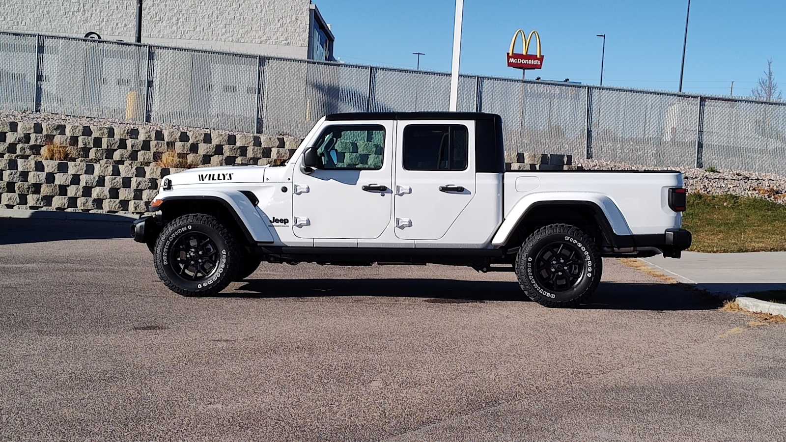 Thumbnail: 2026 Jeep Gladiator - 3