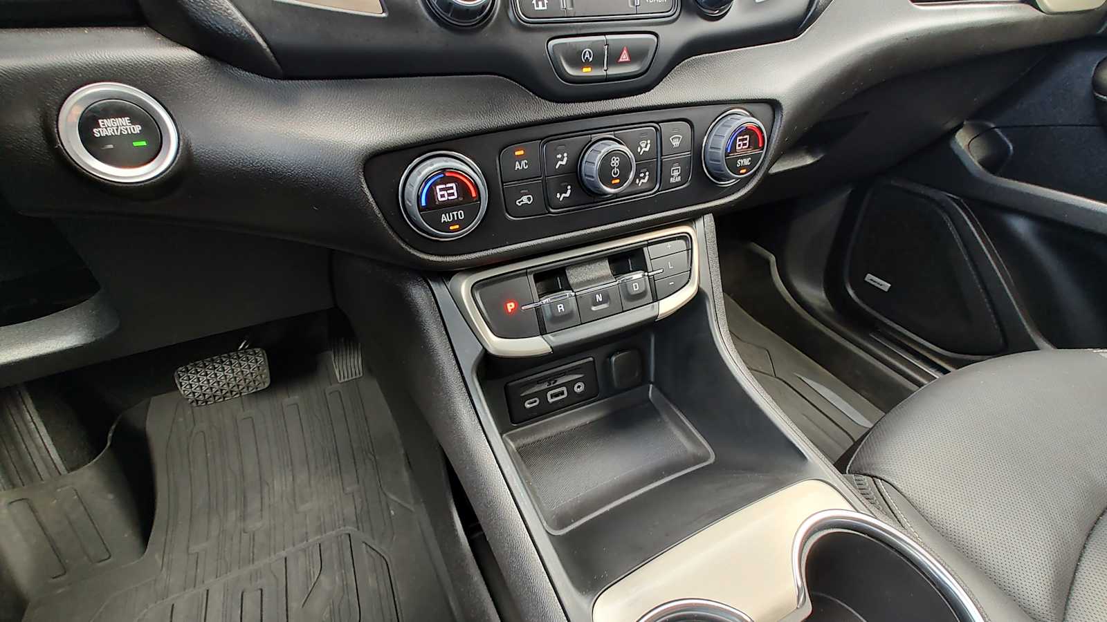Thumbnail: 2024 GMC Terrain - 17