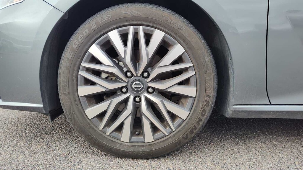 Used 2023 Nissan Altima 2.5 SV Sedan