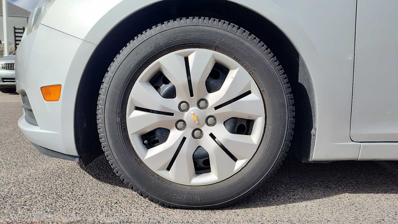 Thumbnail: 2012 Chevrolet Cruze - 3
