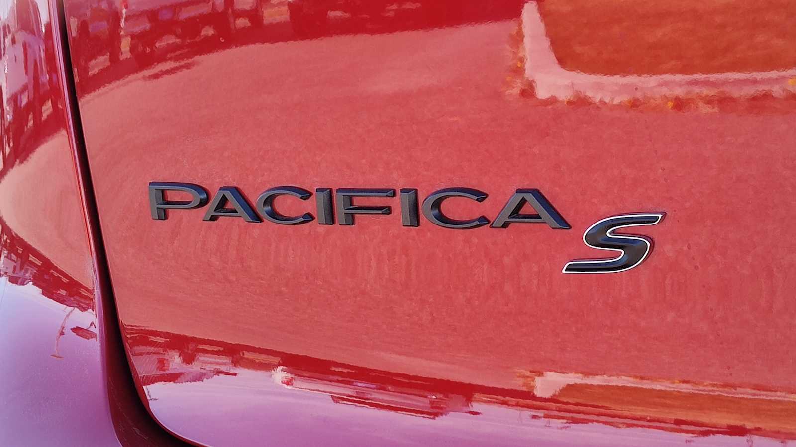 Thumbnail: 2026 Chrysler Pacifica - 7