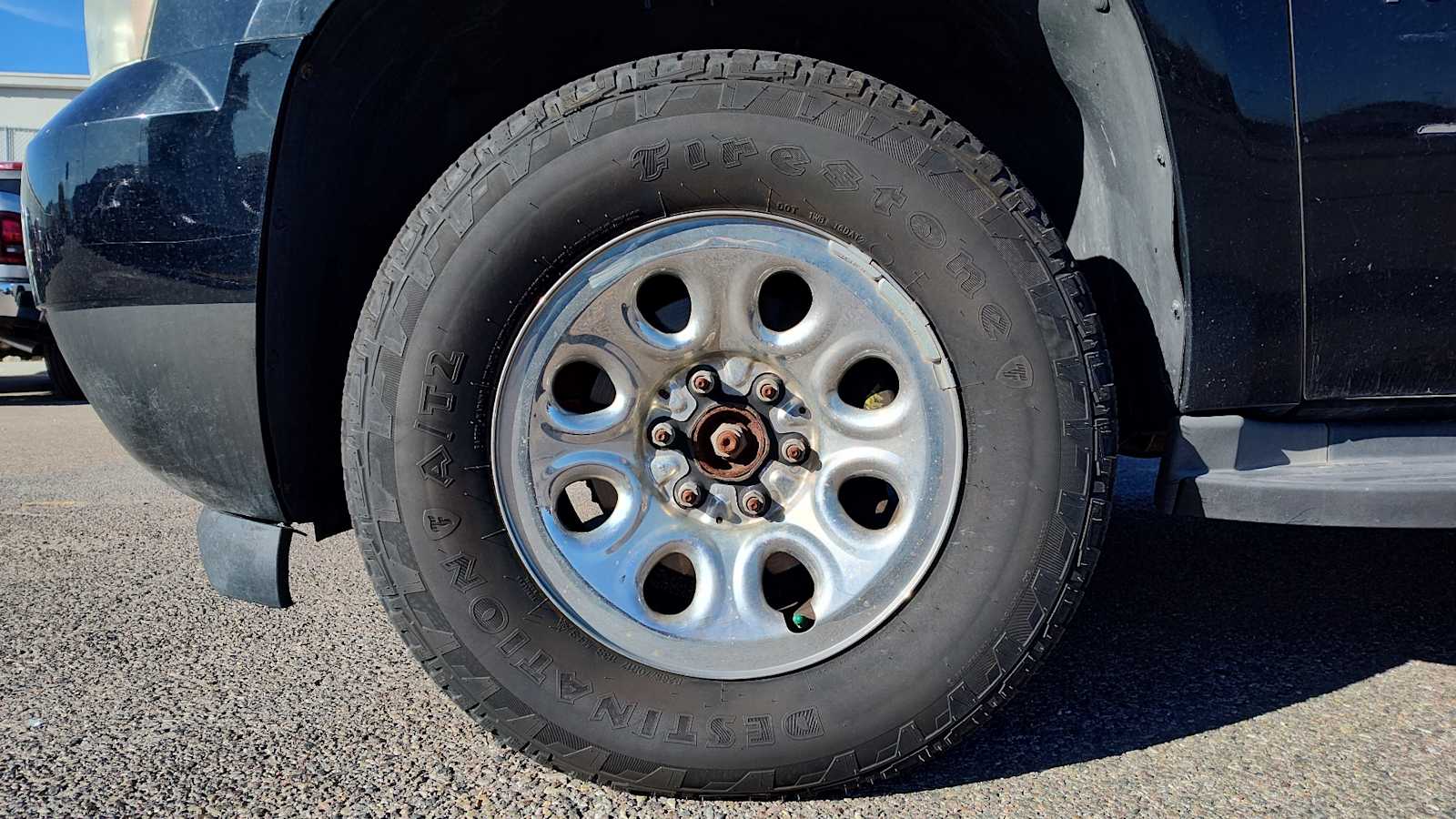 Thumbnail: 2011 Chevrolet Tahoe - 3