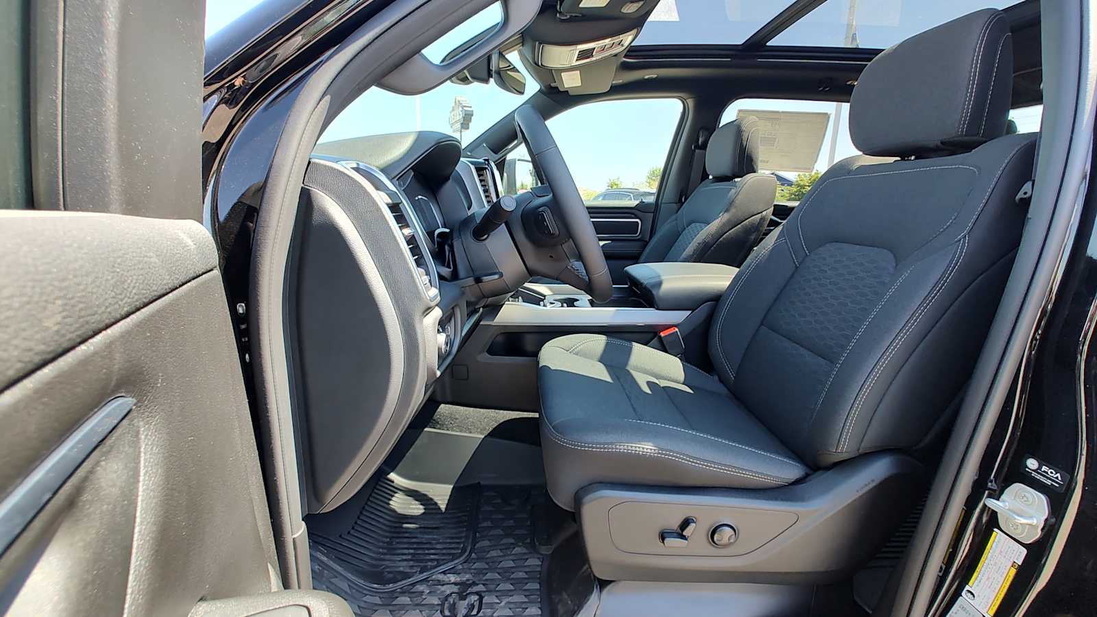Thumbnail: 2025 RAM 1500 - 11
