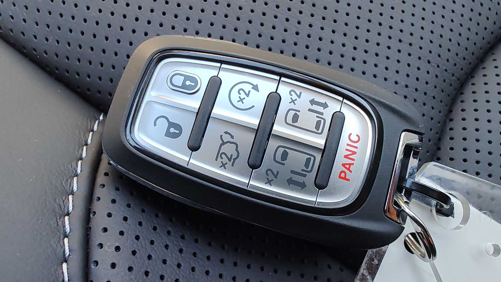 Thumbnail: 2024 Chrysler Pacifica - 20