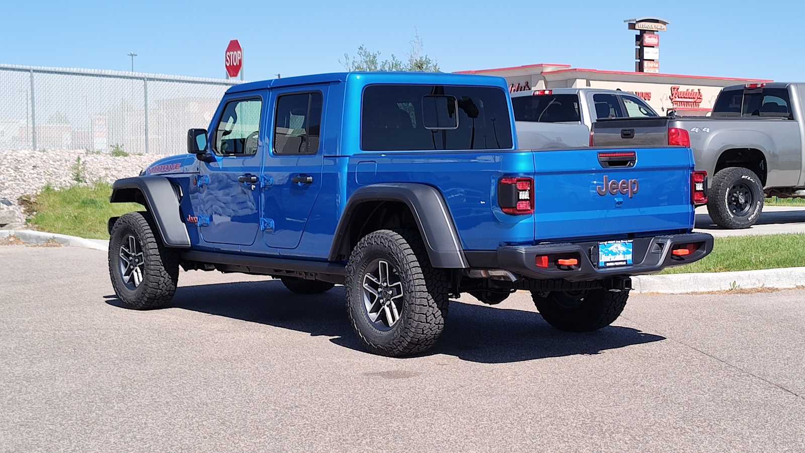 Thumbnail: 2025 Jeep Gladiator - 4