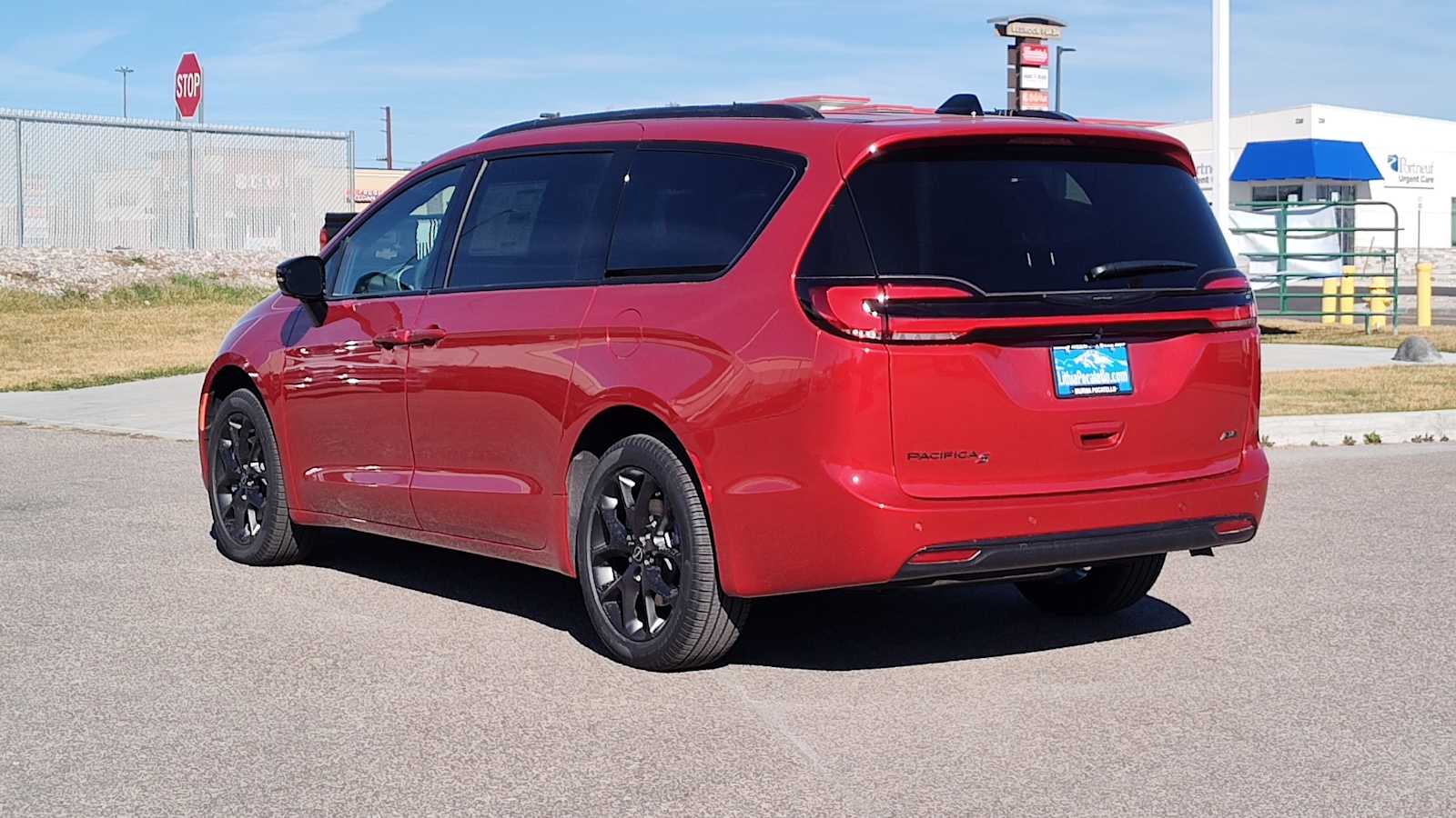 Thumbnail: 2026 Chrysler Pacifica - 4