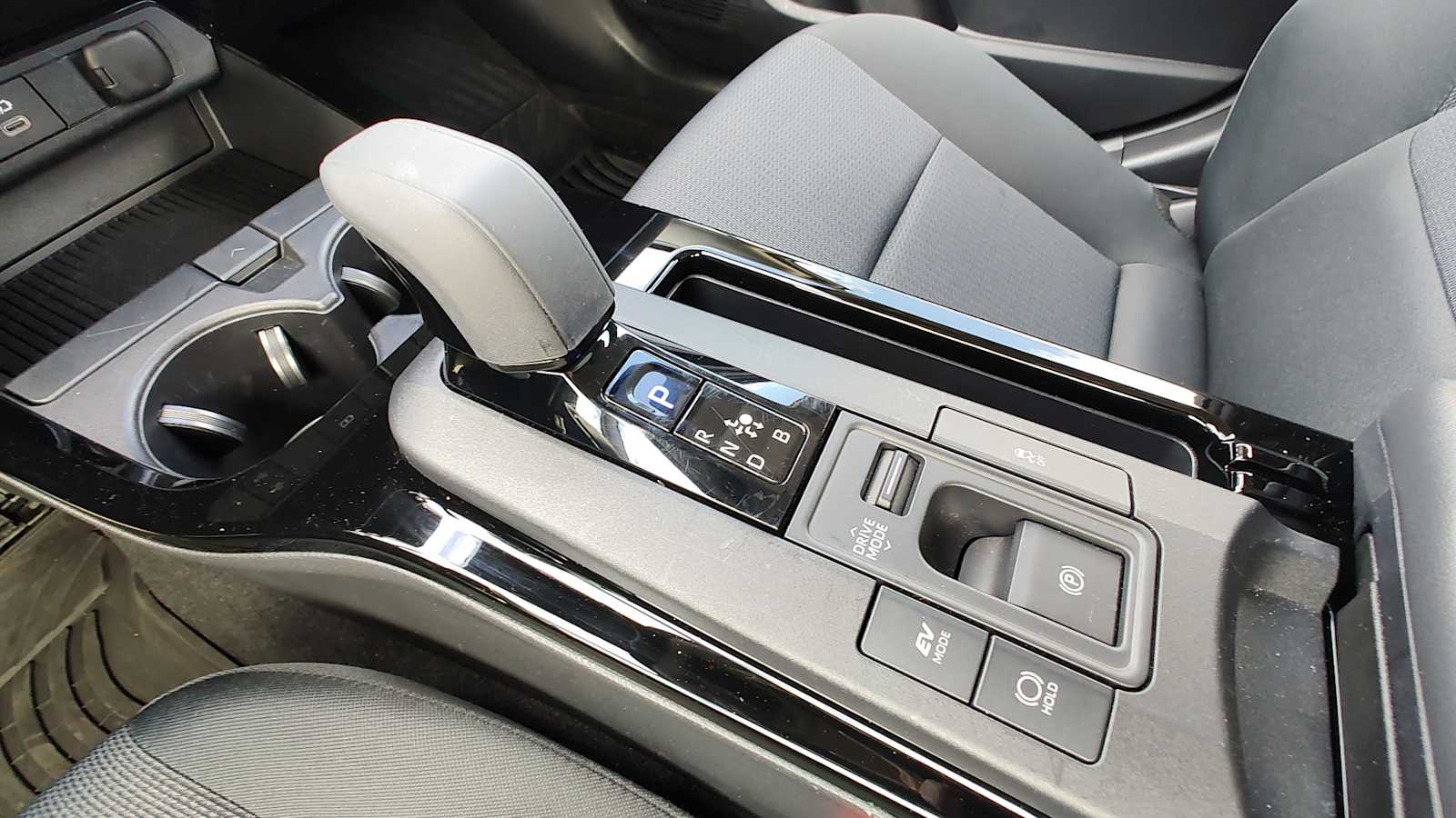 Thumbnail: 2024 Toyota Prius - 17