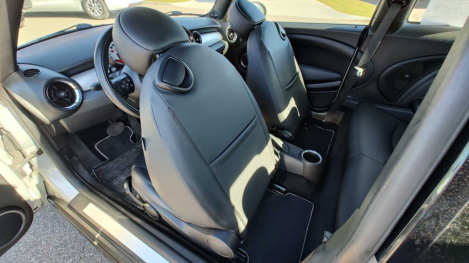 Thumbnail: 2012 MINI Cooper - 12