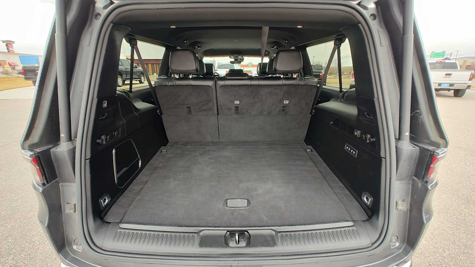 Thumbnail: 2024 Jeep Wagoneer - 19