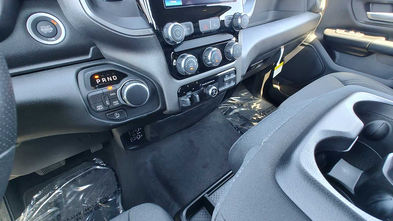 Thumbnail: 2025 RAM 1500 - 17