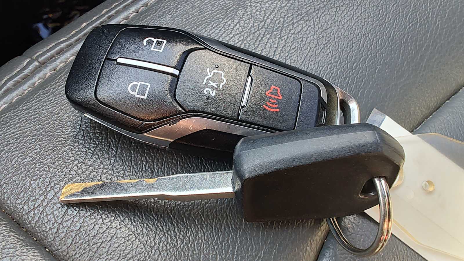 Thumbnail: 2016 Ford Edge - 20