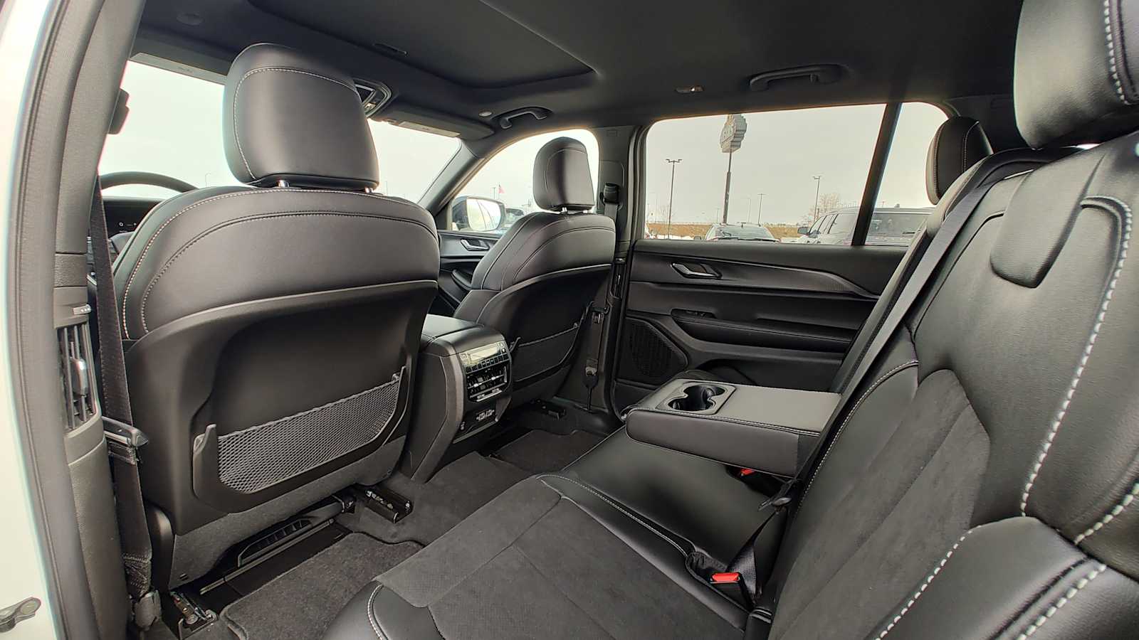 Thumbnail: 2025 Jeep Grand Cherokee - 12