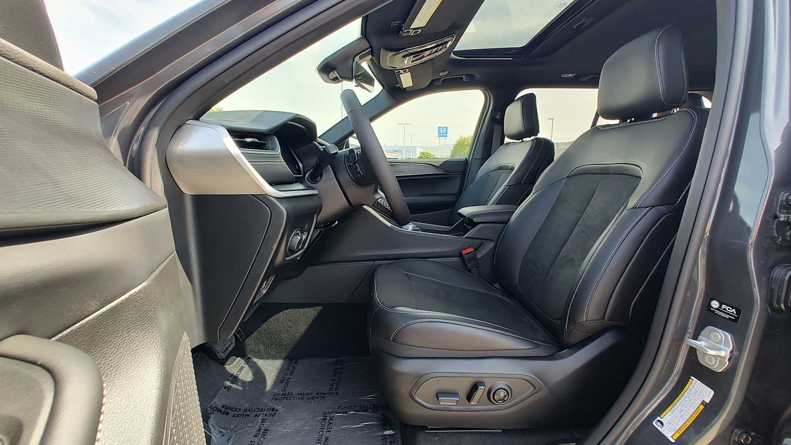 Thumbnail: 2025 Jeep Grand Cherokee - 11