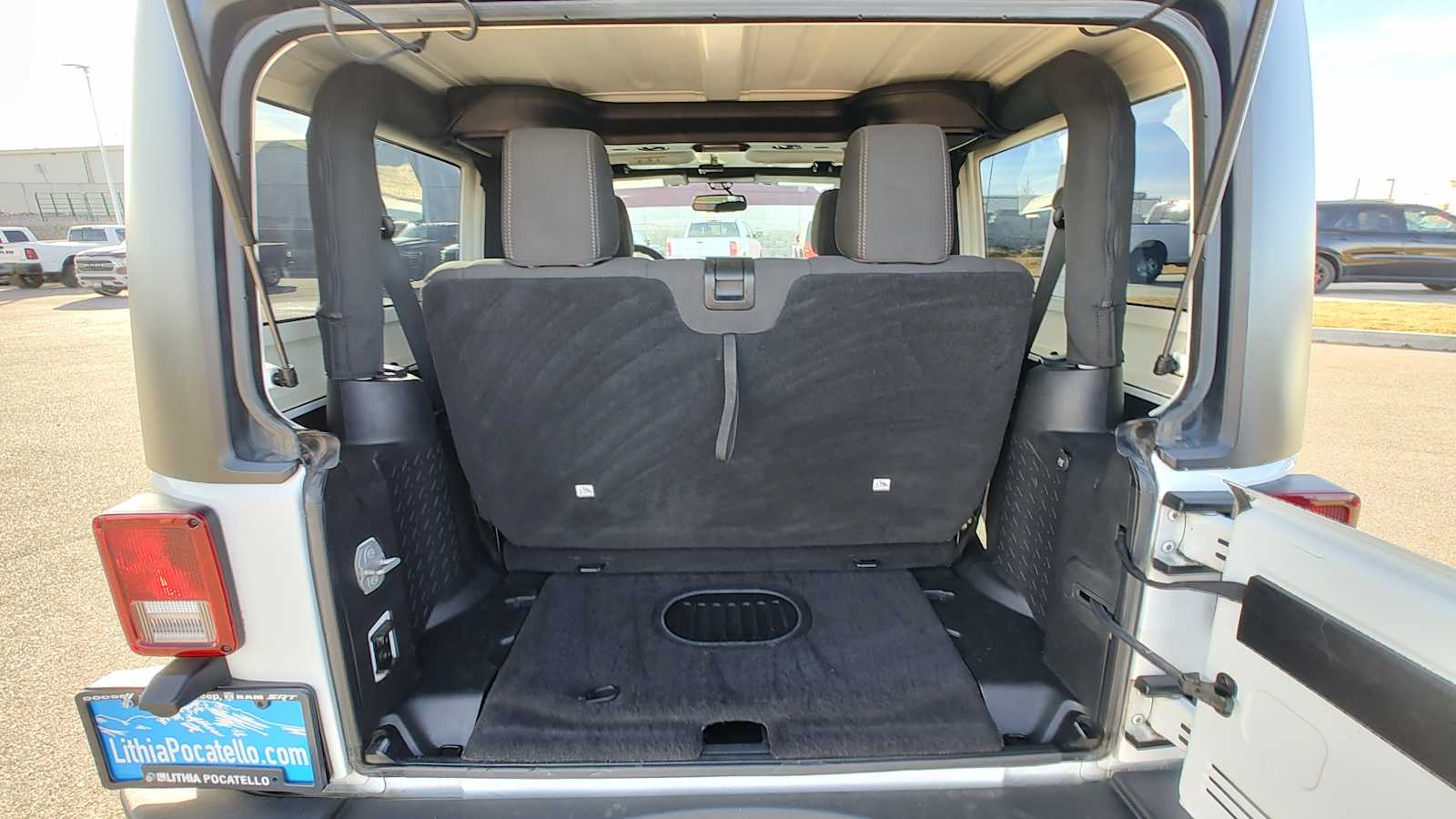 Thumbnail: 2016 Jeep Wrangler - 19