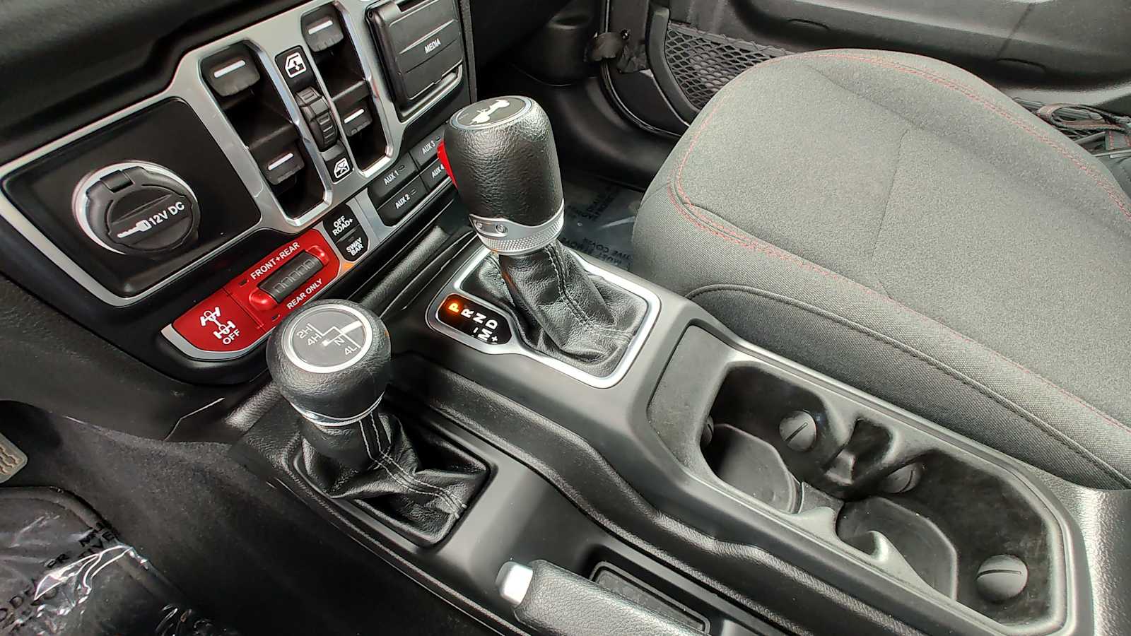 Thumbnail: 2024 Jeep Wrangler - 17