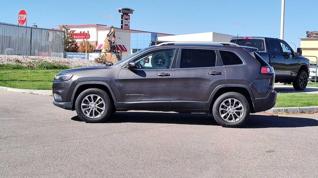 Used 2019 Jeep Cherokee Latitude Plus 4x4 SUV