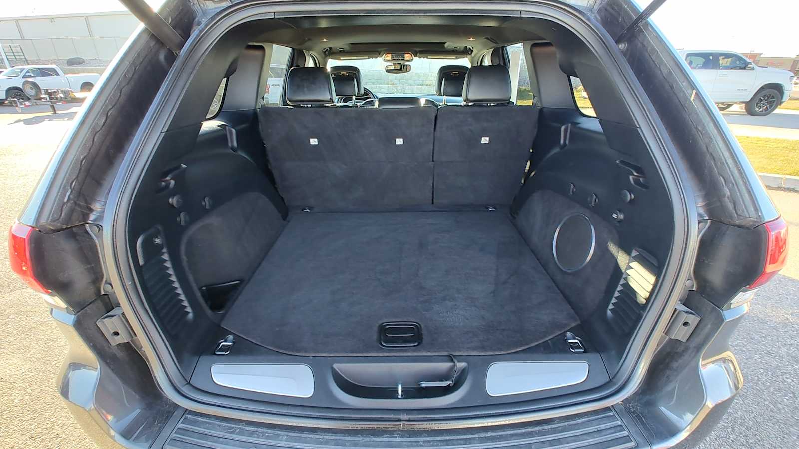 Thumbnail: 2018 Jeep Grand Cherokee - 15