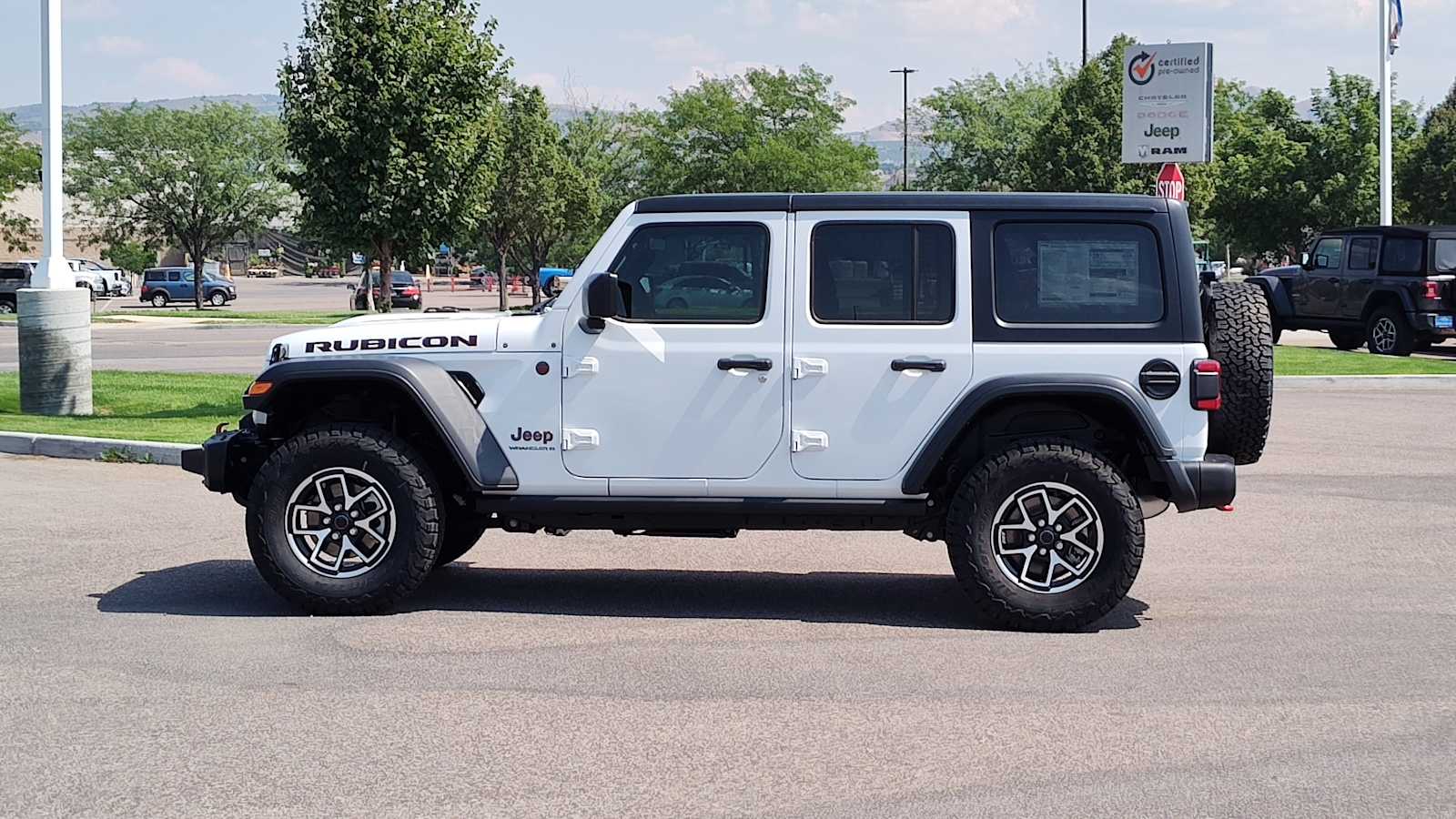 2025 Jeep Wrangler Rubicon photo 3
