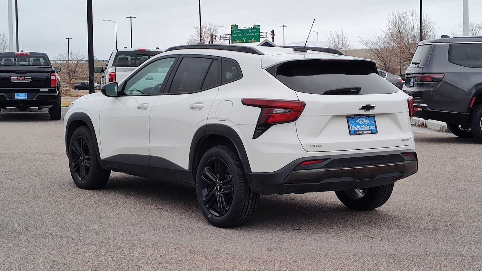 Thumbnail: 2025 Chevrolet Trax - 4