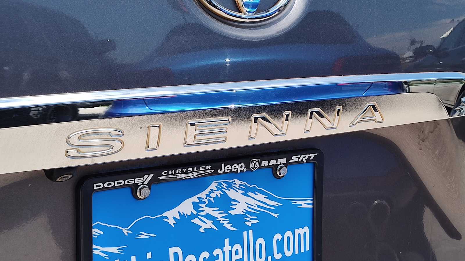 Thumbnail: 2014 Toyota Sienna - 6