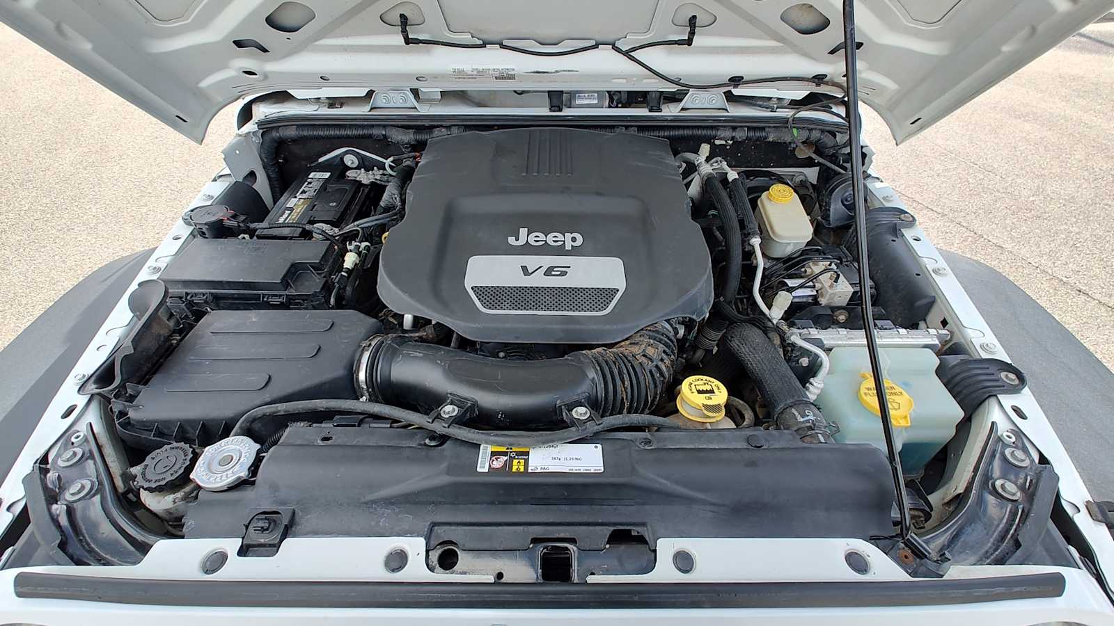 Thumbnail: 2015 Jeep Wrangler - 9