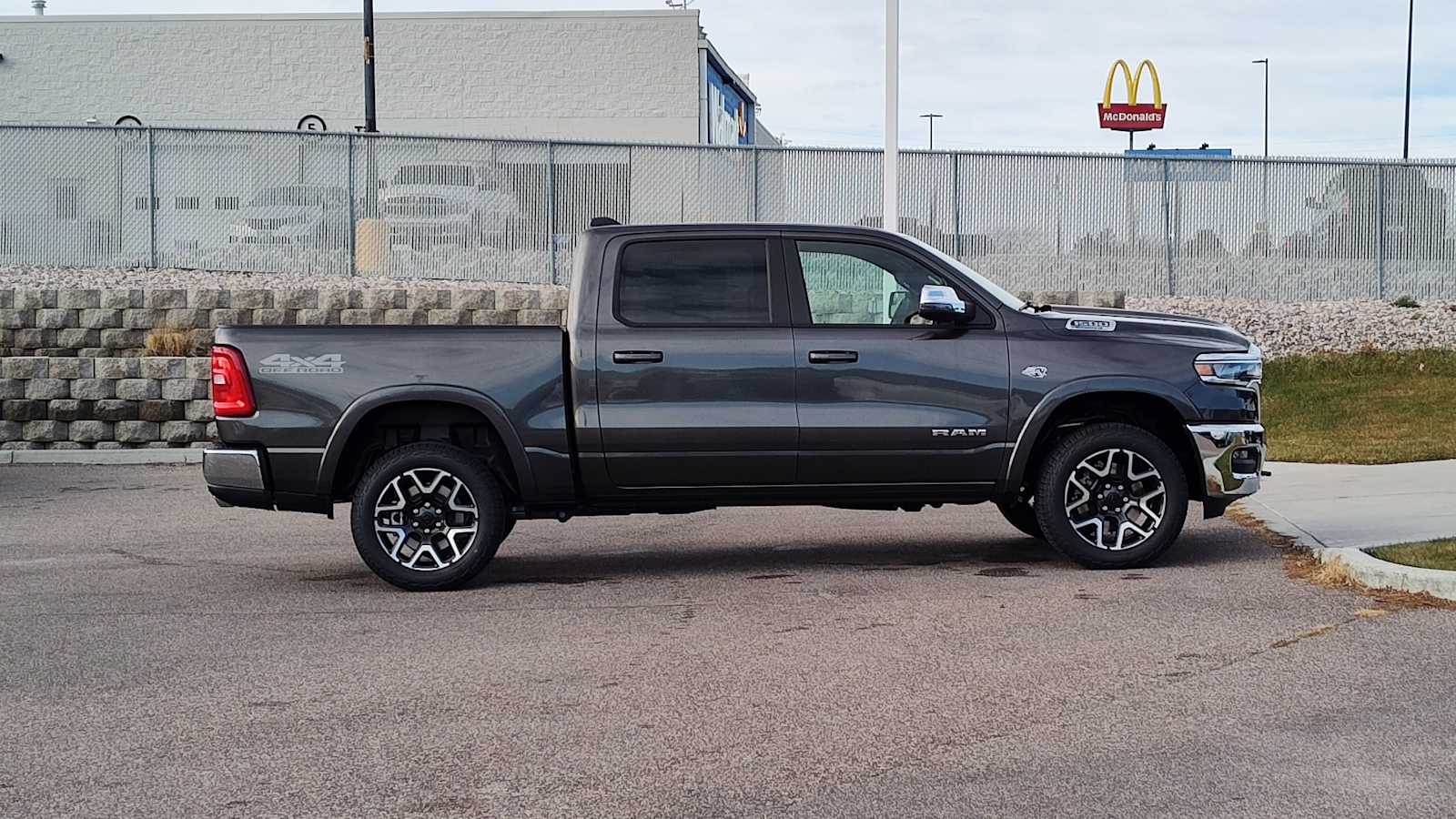 Thumbnail: 2026 RAM 1500 - 26