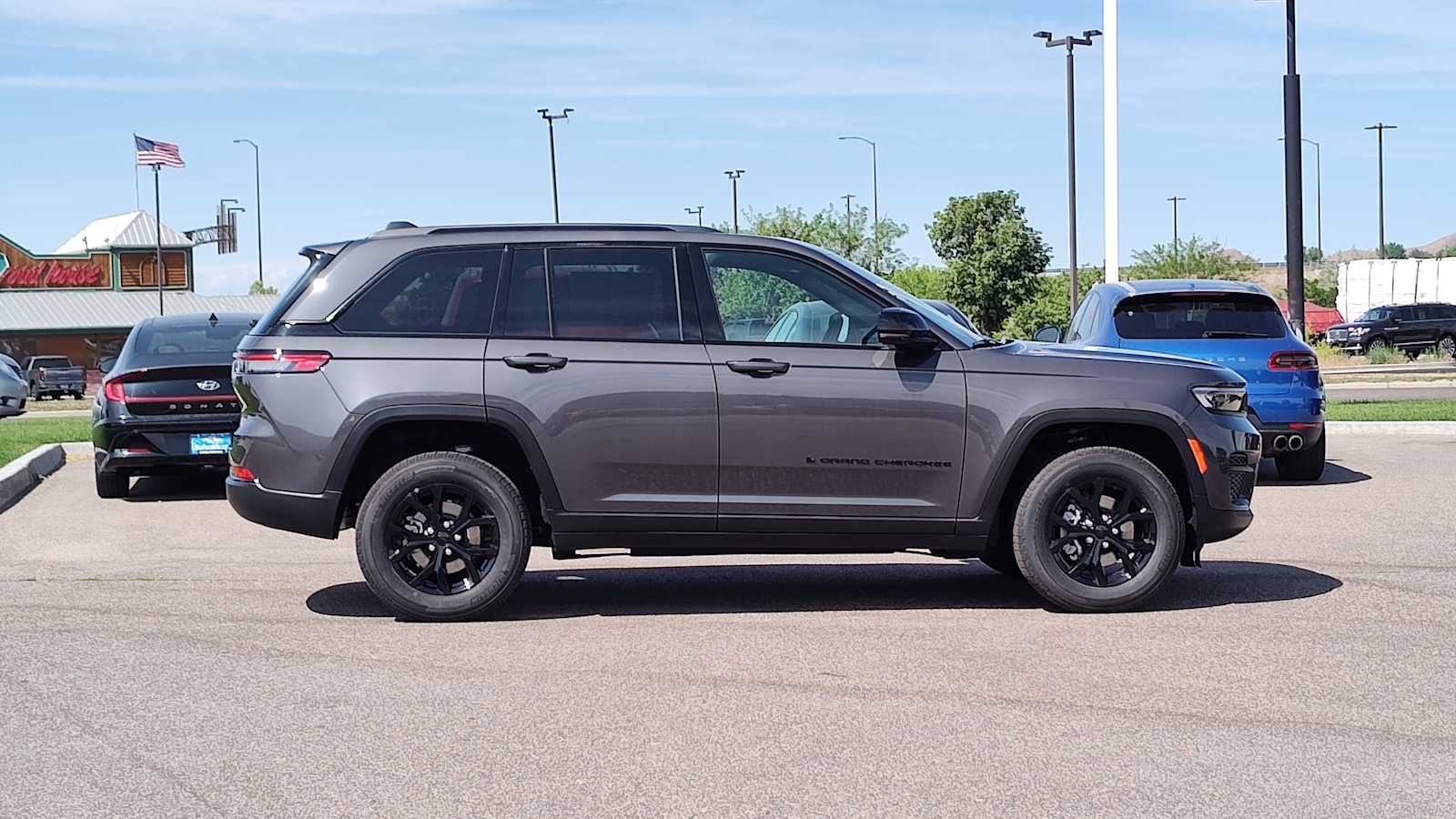 Thumbnail: 2025 Jeep Grand Cherokee - 25