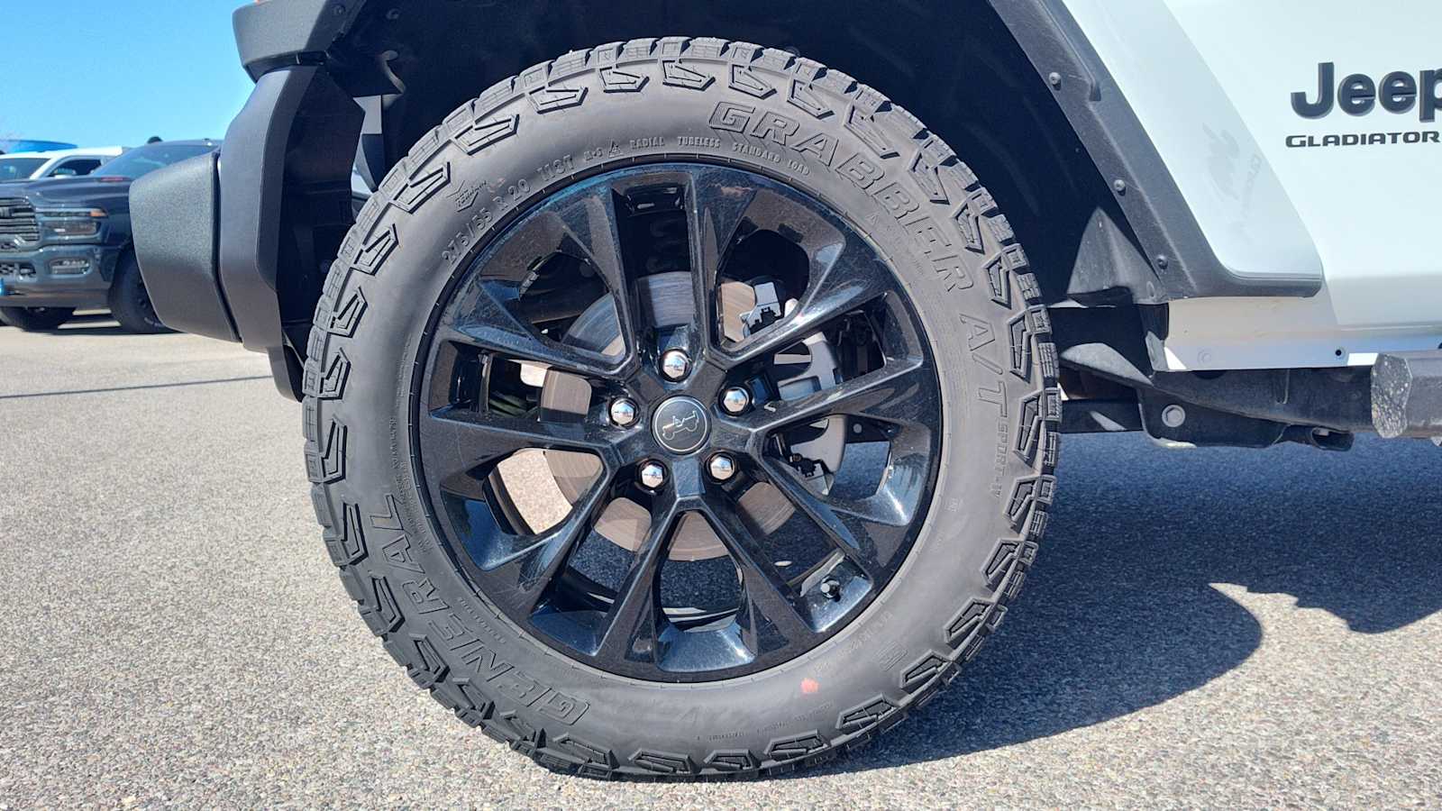 Thumbnail: 2024 Jeep Gladiator - 8