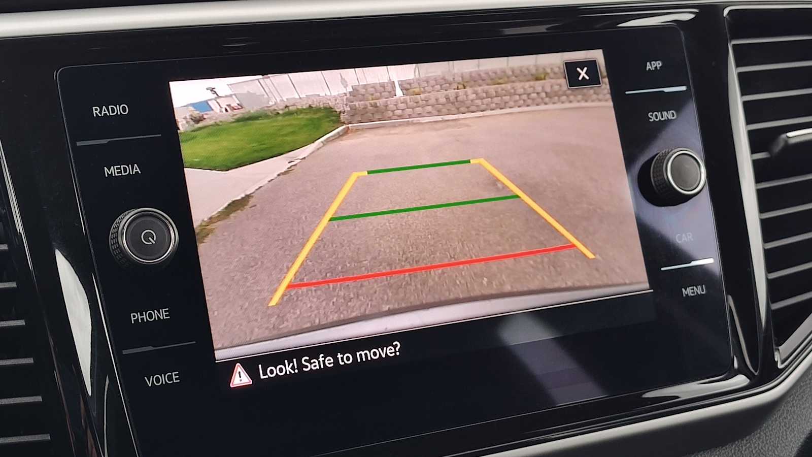 Thumbnail: 2023 Volkswagen Atlas - 22