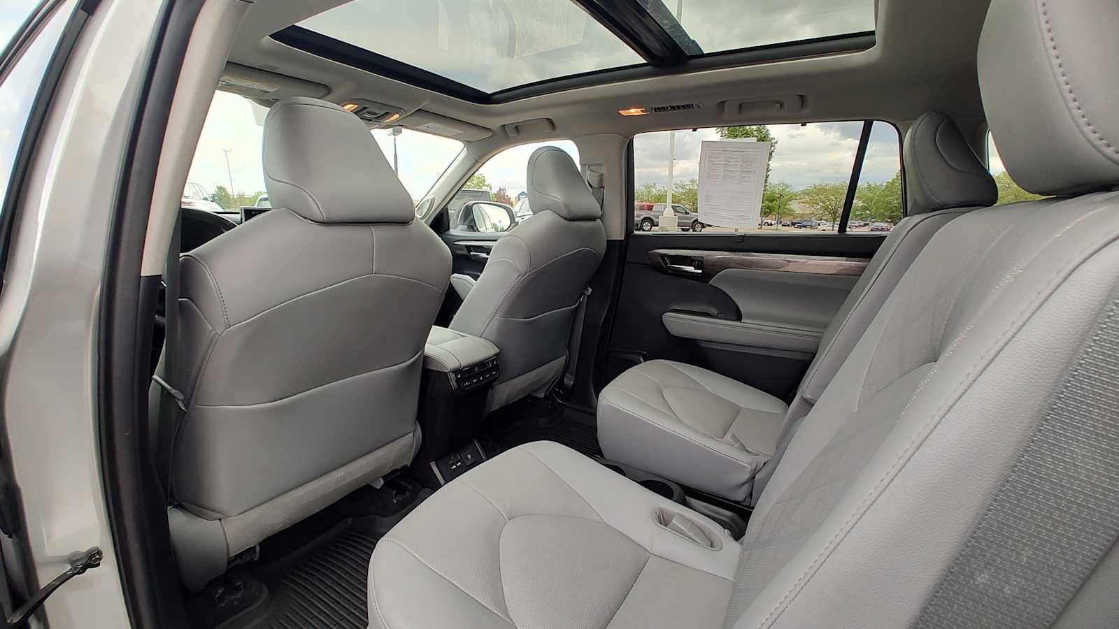 Thumbnail: 2021 Toyota Highlander - 12