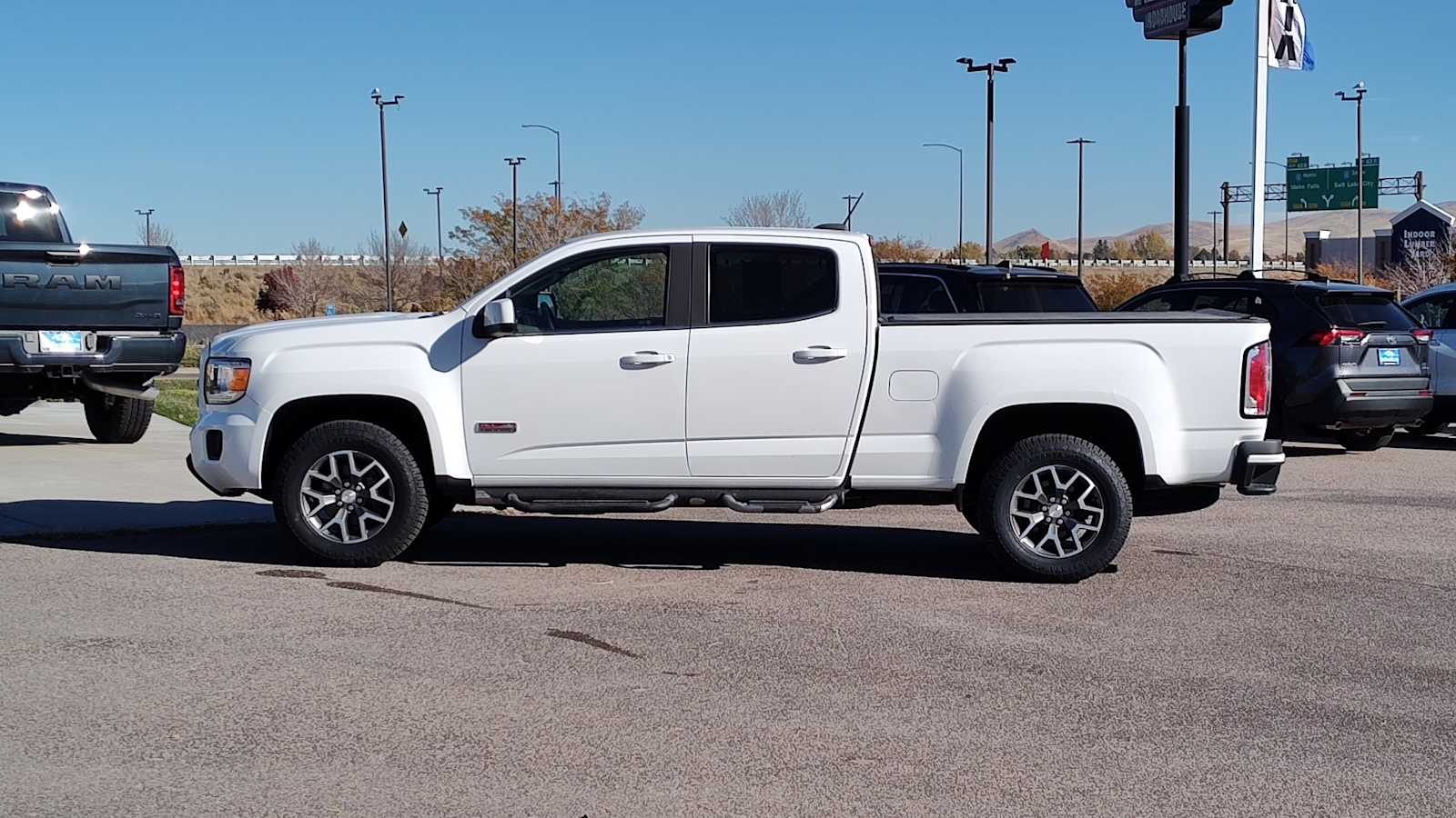 Thumbnail: 2019 GMC Canyon - 3
