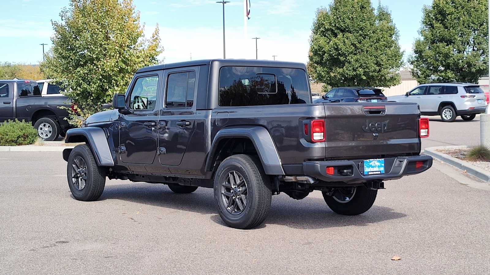 Thumbnail: 2025 Jeep Gladiator - 4