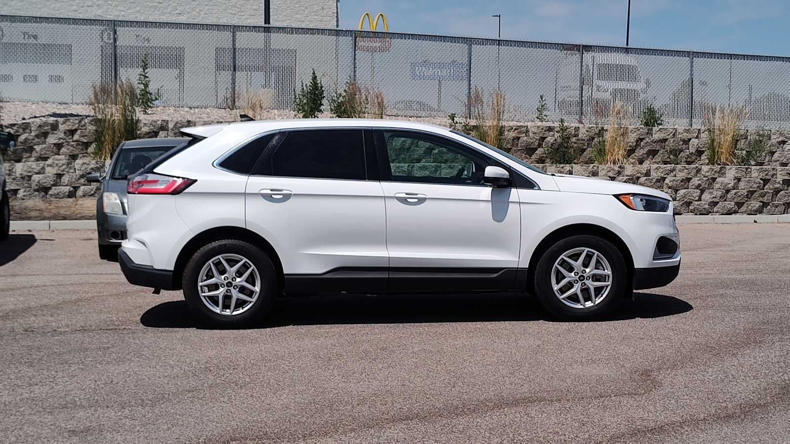 2023 Ford Edge SEL 25