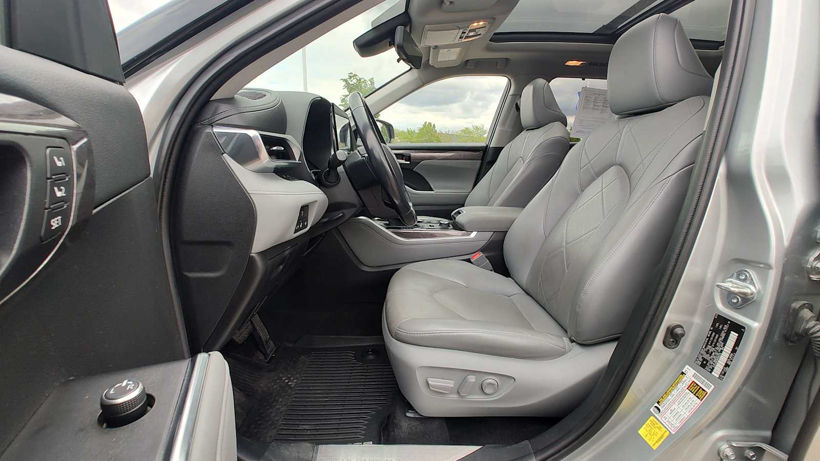 Thumbnail: 2021 Toyota Highlander - 11