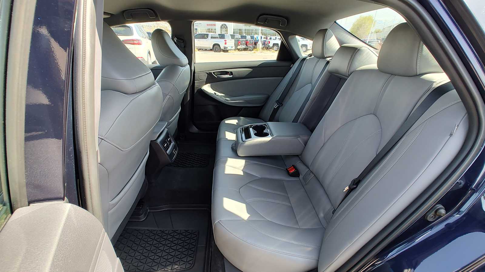 Thumbnail: 2022 Toyota Avalon - 13