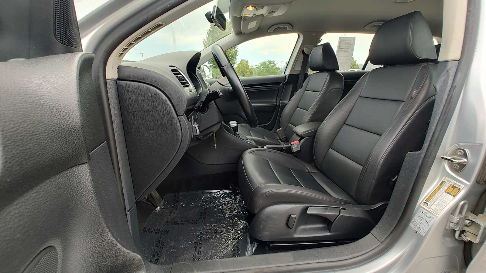 Thumbnail: 2011 Volkswagen Jetta - 11