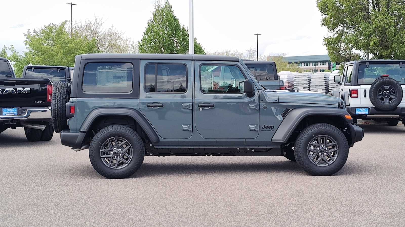 Thumbnail: 2026 Jeep Wrangler - 23