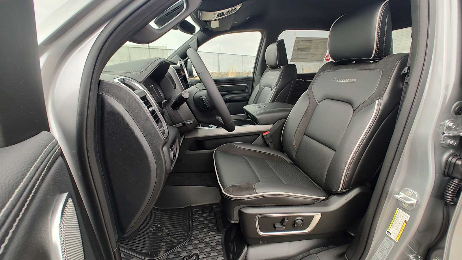 Thumbnail: 2025 RAM 1500 - 11