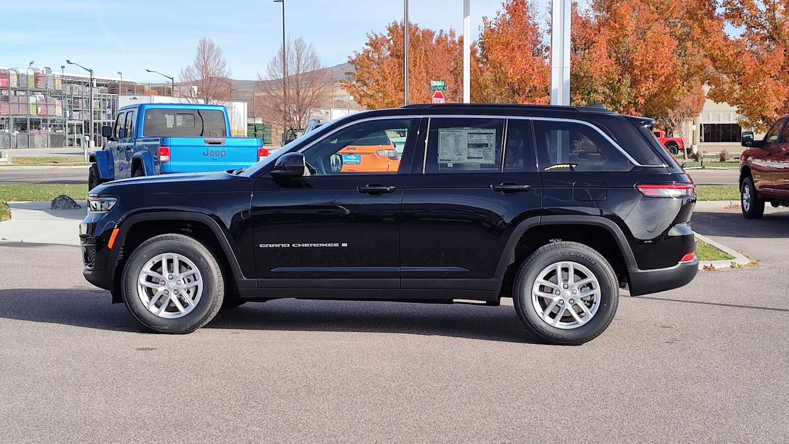 Thumbnail: 2025 Jeep Grand Cherokee - 3