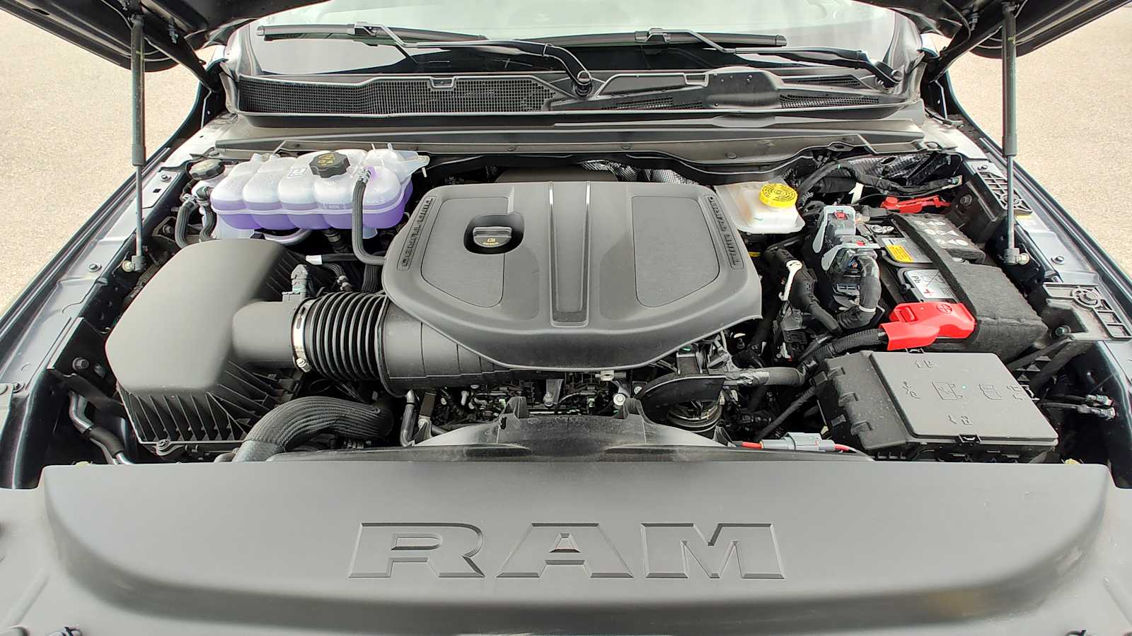Thumbnail: 2025 RAM 1500 - 9