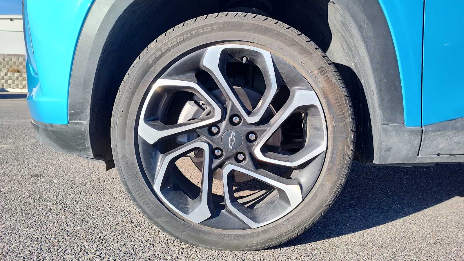 Thumbnail: 2025 Chevrolet Trax - 3