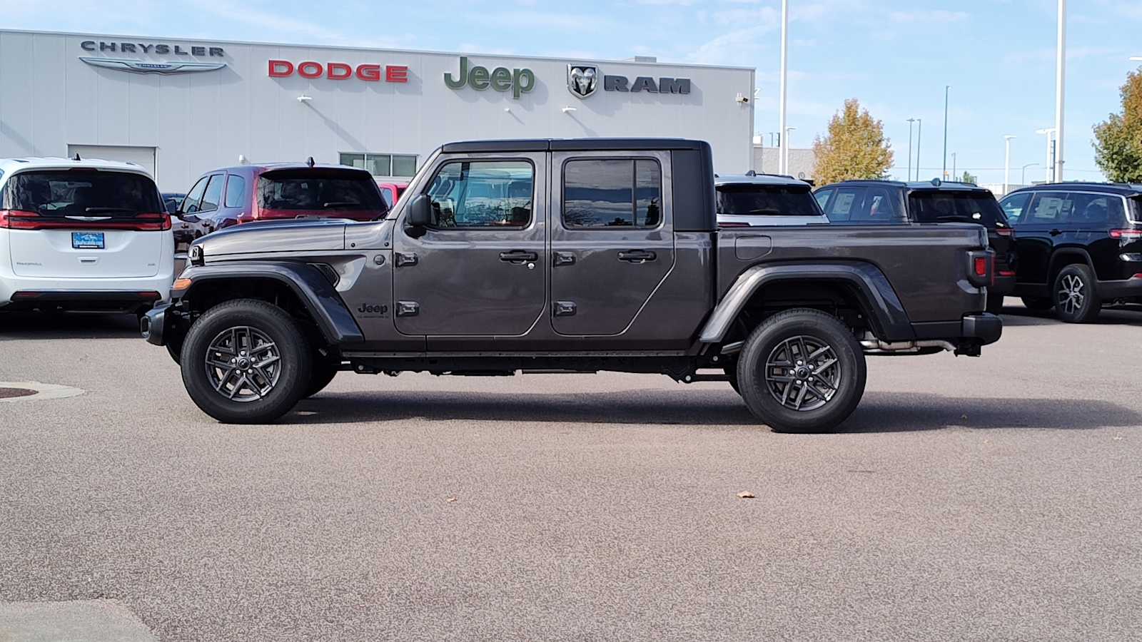 Thumbnail: 2025 Jeep Gladiator - 3