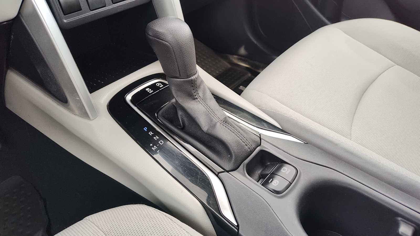 Thumbnail: 2023 Toyota Corolla Cross - 17