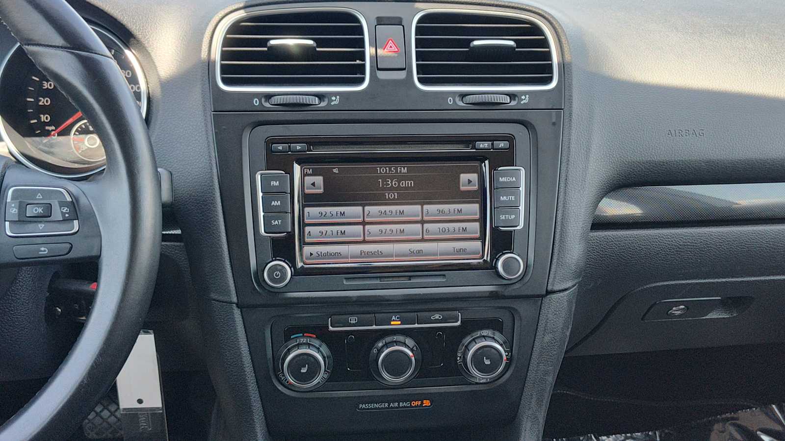 2011 Volkswagen Jetta Sportwagen TDI S 17