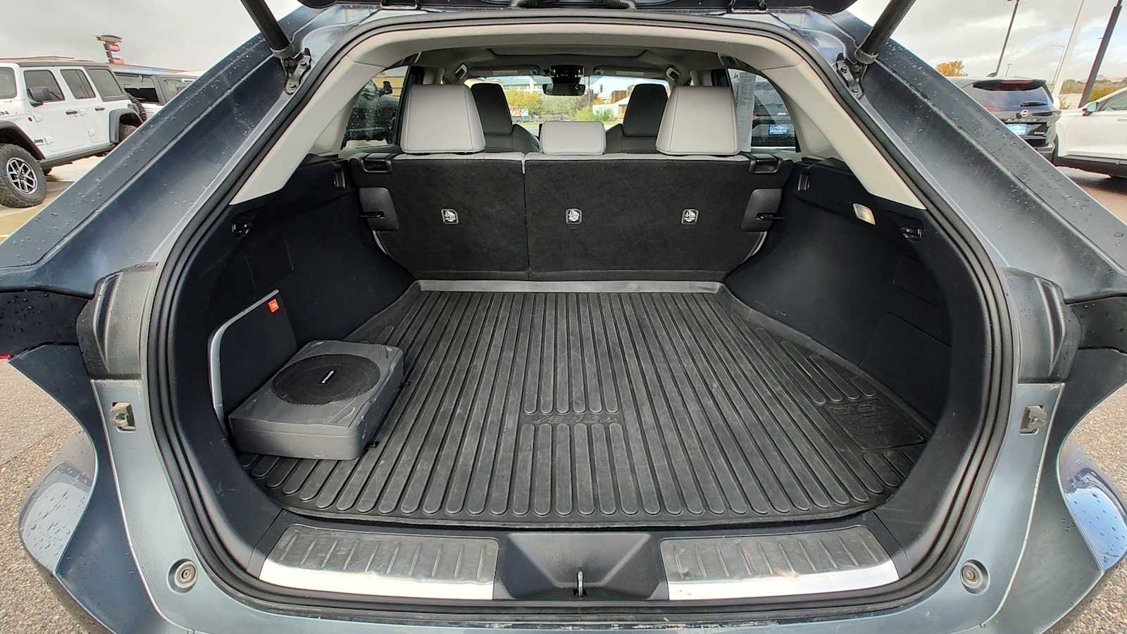 Thumbnail: 2021 Toyota Venza - 19